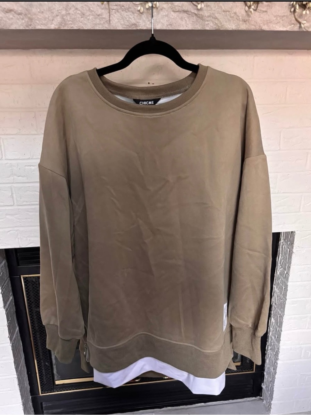 CHICME Relaxed Crewneck Sweater in Olive Taupe